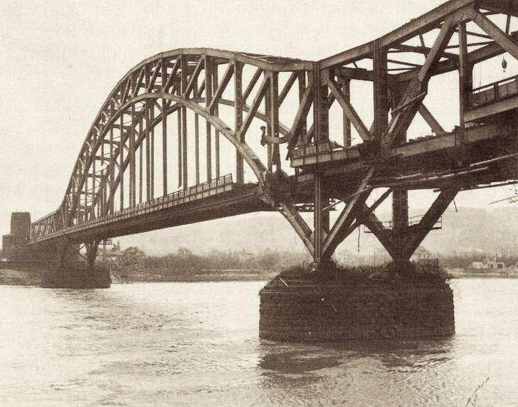 レマゲン鉄橋